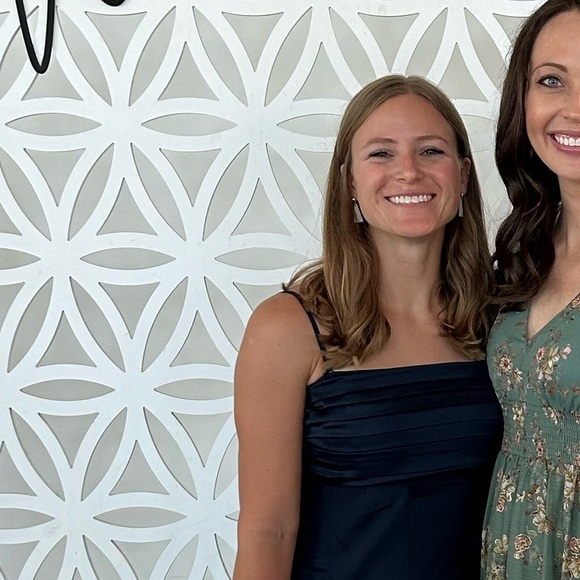 Meet your Posher, Stephanie - Picture 1 of 1